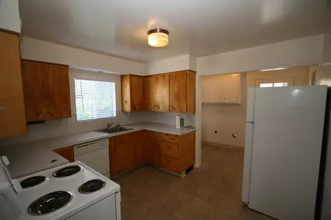 2705 Leland Ave, Redding, CA 96001 photo 3