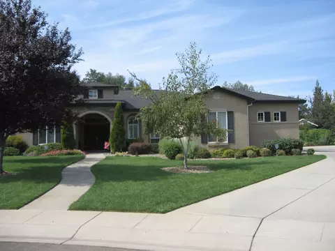 2726 Vermeer Pl, Redding, CA 96002 photo 1