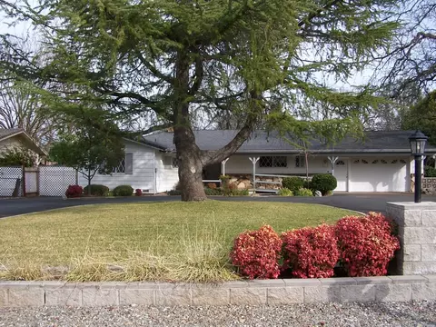 6811 Riverside Dr, Redding, CA 96001 photo 1
