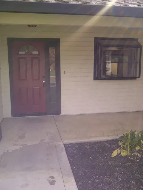 3045 Stonecrest Pl, Redding, CA 96001 photo 1