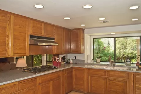 8808 Goldstone Ln, Redding, CA 96001 photo 6