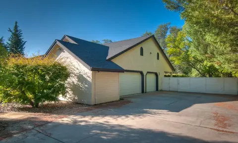8808 Goldstone Ln, Redding, CA 96001 photo 36