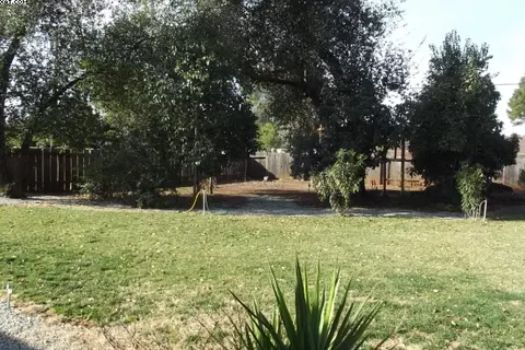 540 Gary Ct, Redding, CA 96002 photo 4
