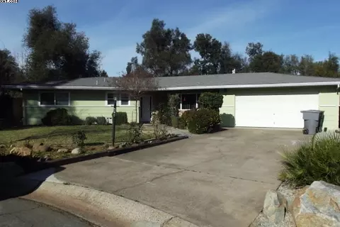 540 Gary Ct, Redding, CA 96002 photo 1