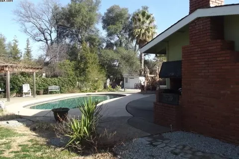540 Gary Ct, Redding, CA 96002 photo 5