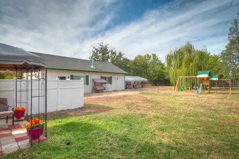 1214 Dusty Ln, Redding, CA 96002 photo 1