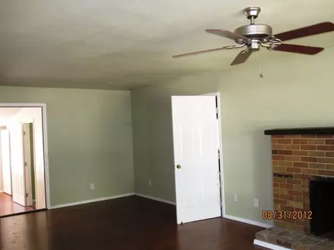 2369 North Dr, Redding, CA 96001 photo 4
