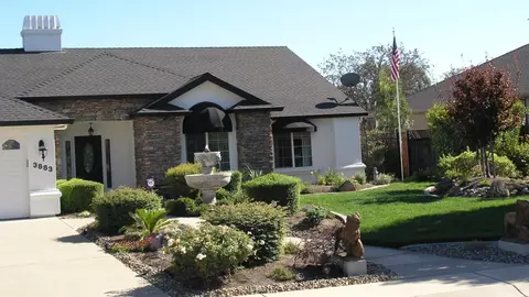 3883 Sea Lavender Ct, Redding, CA 96001 photo 2