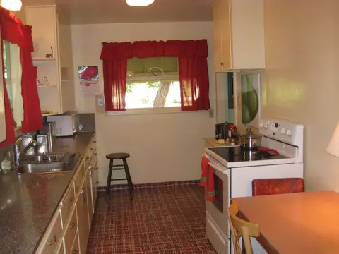 3239 Wilshire Dr, Redding, CA 96002 photo 9