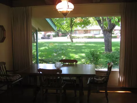 3239 Wilshire Dr, Redding, CA 96002 photo 4