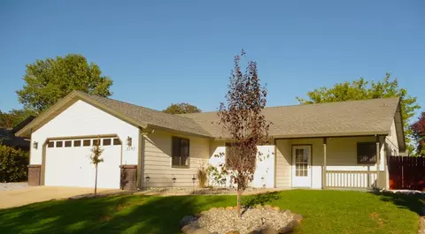1597 Lacey Ln, Redding, CA 96003 photo 1