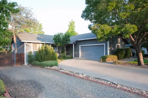 1813 Kildare Dr, Redding, CA 96001 photo 1