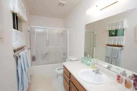 1813 Kildare Dr, Redding, CA 96001 photo 13