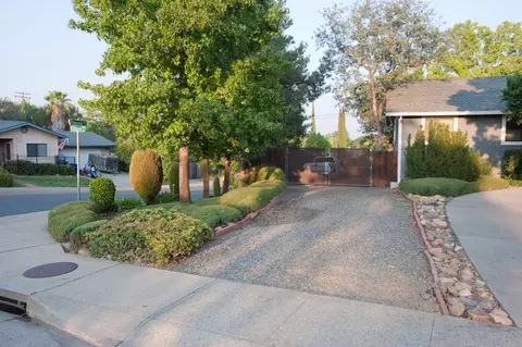 1813 Kildare Dr, Redding, CA 96001 photo 4