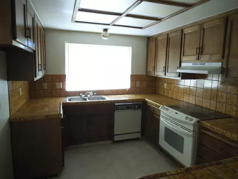 773 Metro Way, Redding, CA 96003 photo 2