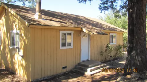 131 Cascade Dr, Lewiston, CA 96052 photo 1