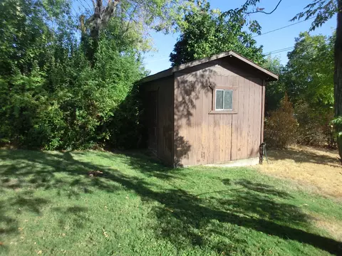 1825 Mesa St, Redding, CA 96001 photo 8