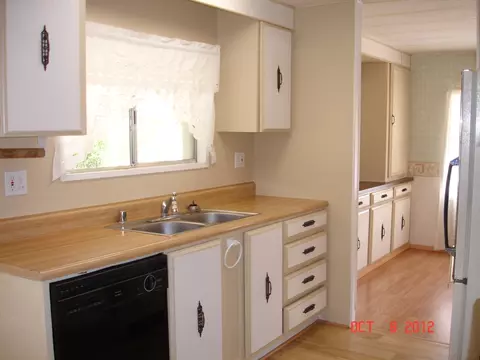 370 Logwood Dr Sp #221, Redding, CA 96003 photo 4