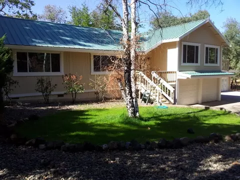 19778 Sweetwater Trl, Redding, CA 96003 photo 2