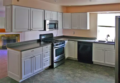 1296 Riviera Dr, Redding, CA 96001 photo 4