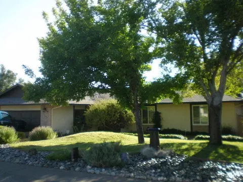 3065 Panorama Dr, Redding, CA 96003 photo 1