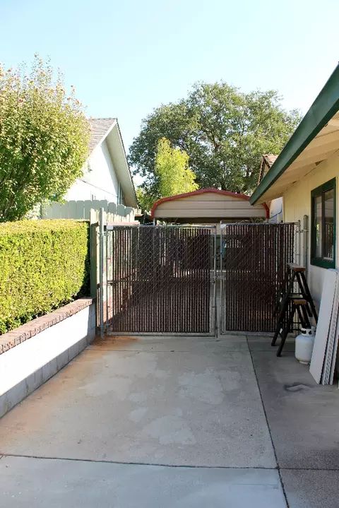 11335 Menlo Way, Redding, CA 96003 photo 3