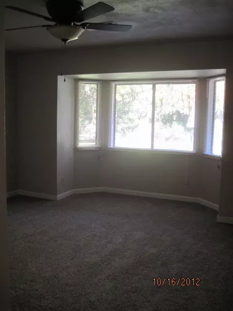 270 Newport Dr, Redding, CA 96001 photo 7