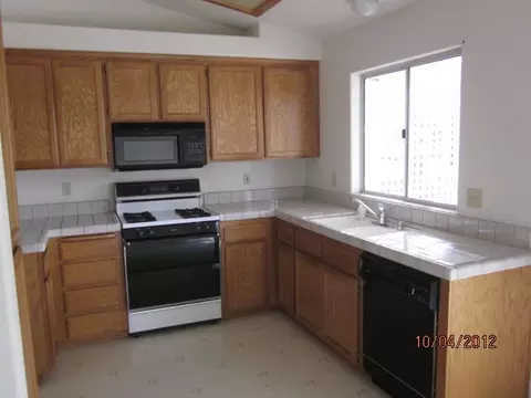 642 Springer Dr, Redding, CA 96002 photo 3