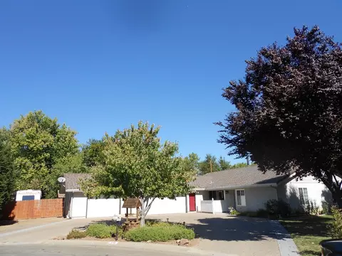6411 Lucerne Ct, Redding, CA 96001 photo 1