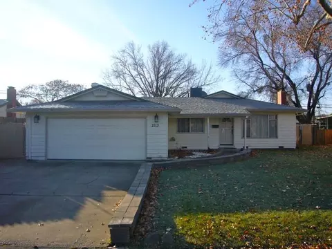 2113 Westwood Ave, Redding, CA 96001 photo 1