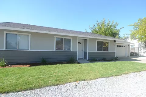 1668 Jay St, Redding, CA 96001 photo 1