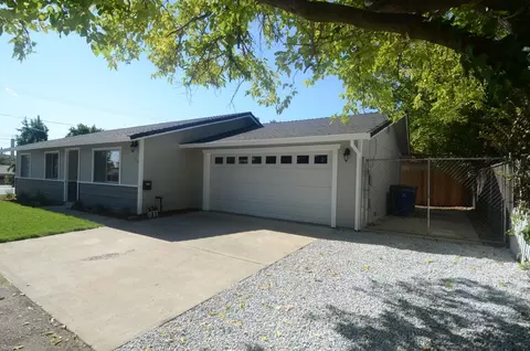 1668 Jay St, Redding, CA 96001 photo 2
