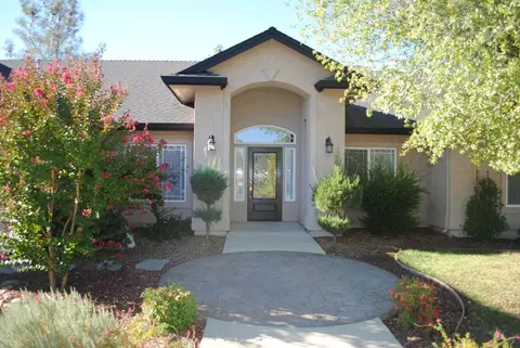 16245 Valparaiso, Redding, CA 96001 photo 2