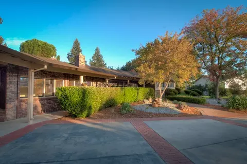 20146 Busch Ct, Redding, CA 96002 photo 5