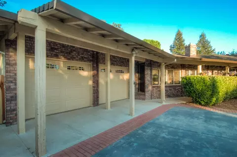 20146 Busch Ct, Redding, CA 96002 photo 2