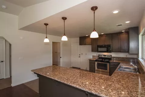 11523 Norton Ln, Redding, CA 96003 photo 2