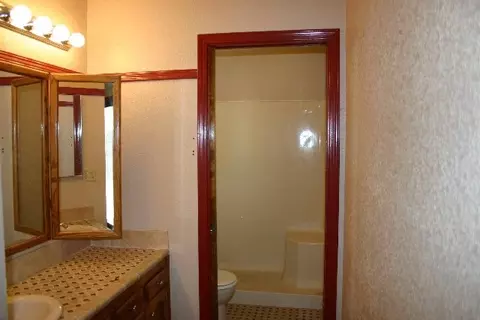 336 Rosewood Dr, Redding, CA 96003 photo 7