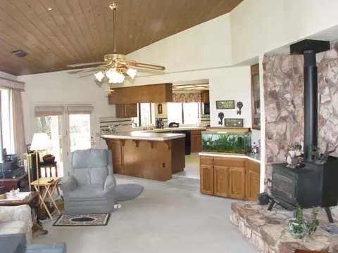 9612 Bond Ridge Dr, Redding, CA 96001 photo 8