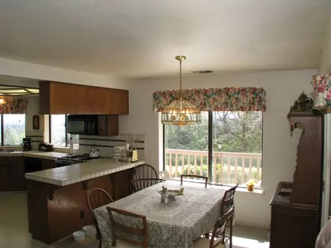 9612 Bond Ridge Dr, Redding, CA 96001 photo 18