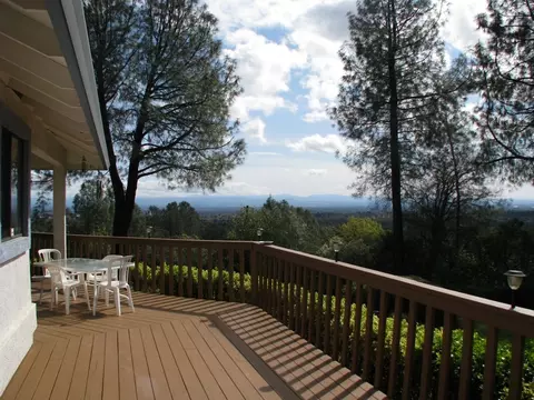 9612 Bond Ridge Dr, Redding, CA 96001 photo 2