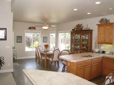 2154 Allegheny Ct, Redding, CA 96001 photo 4