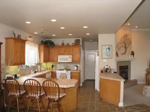 2154 Allegheny Ct, Redding, CA 96001 photo 5