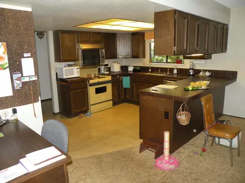 3615 Riverview Dr, Redding, CA 96001 photo 9