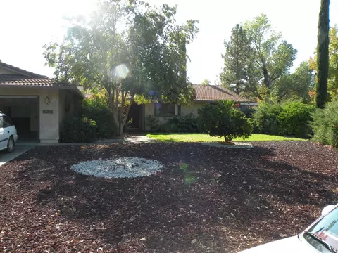 3615 Riverview Dr, Redding, CA 96001 photo 2