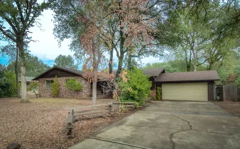 5063 Surrey Dr, Redding, CA 96002 photo 1