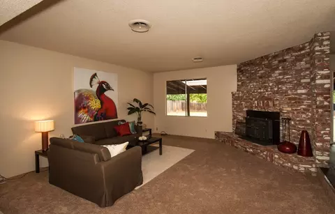 5063 Surrey Dr, Redding, CA 96002 photo 4