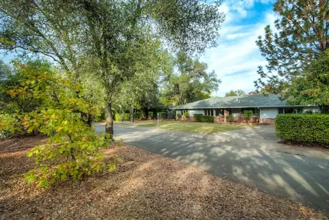 1035 Redbud Dr, Redding, CA 96001 photo 1
