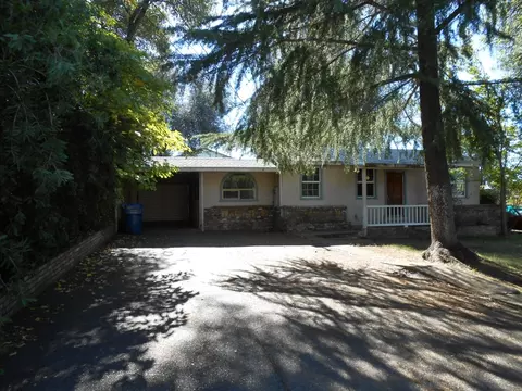 569 Parsons Dr, Redding, CA 96002 photo 1