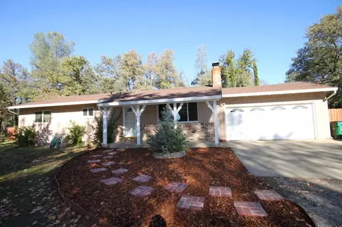 13812 Bear Mountain Rd, Redding, CA 96003 photo 1