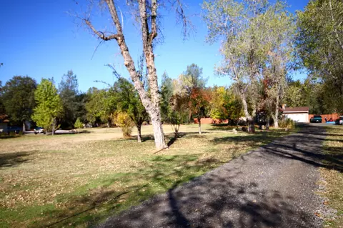 13812 Bear Mountain Rd, Redding, CA 96003 photo 3
